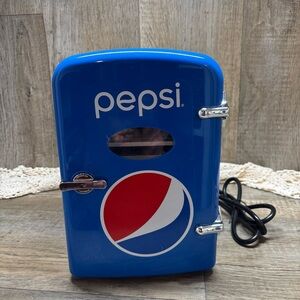 Pepsi Compact Portable Mini Cooler Mini Fridge 6 Can Mini Beverage Center